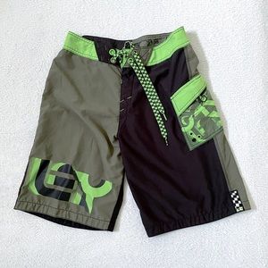Oakley Men’s Swim Suite Trunks Highlighter Green Black Size 30